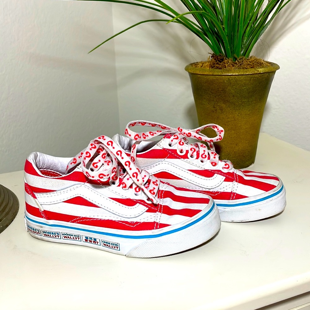VANS  where is Waldo, stripes Limited edition KIDS 10.5